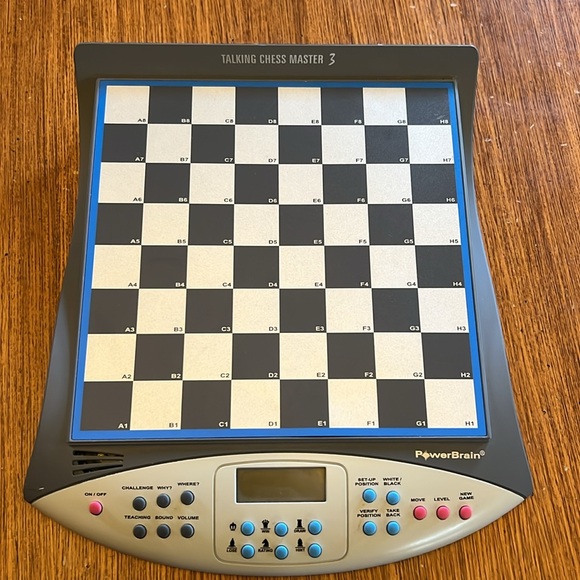 Electronic Chess Set - Picture 4 of 7